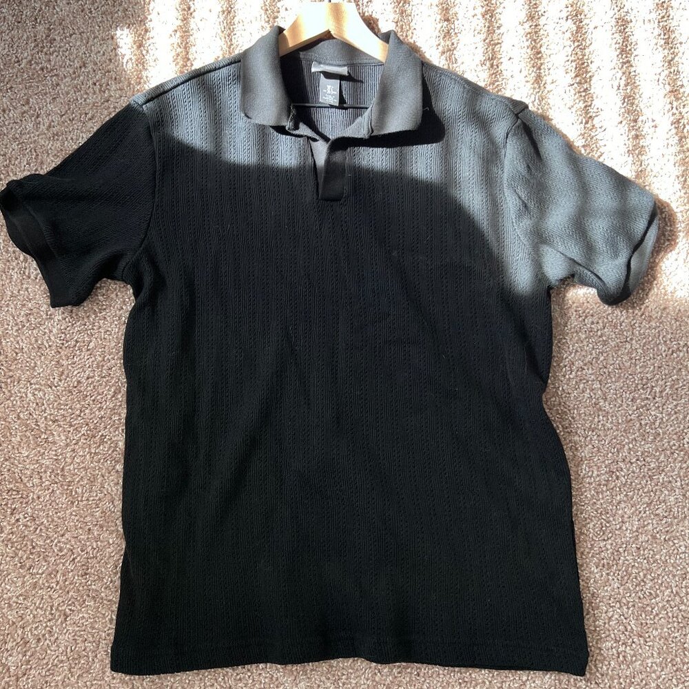 H&M Mens Regular Fit Hole-patterned Polo Shirt - BLACK USED LARGE